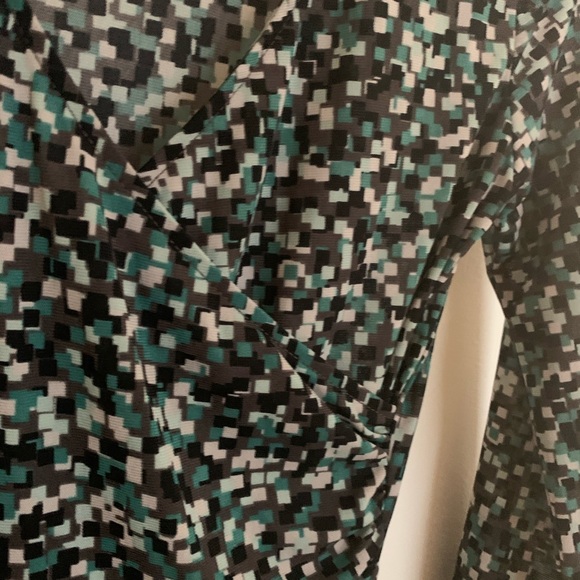 Covington Petite Size SP Multi Green Colored Blous - Picture 2 of 8